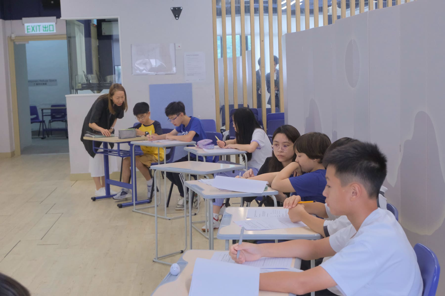 Small-group workshop with an instructor circulating